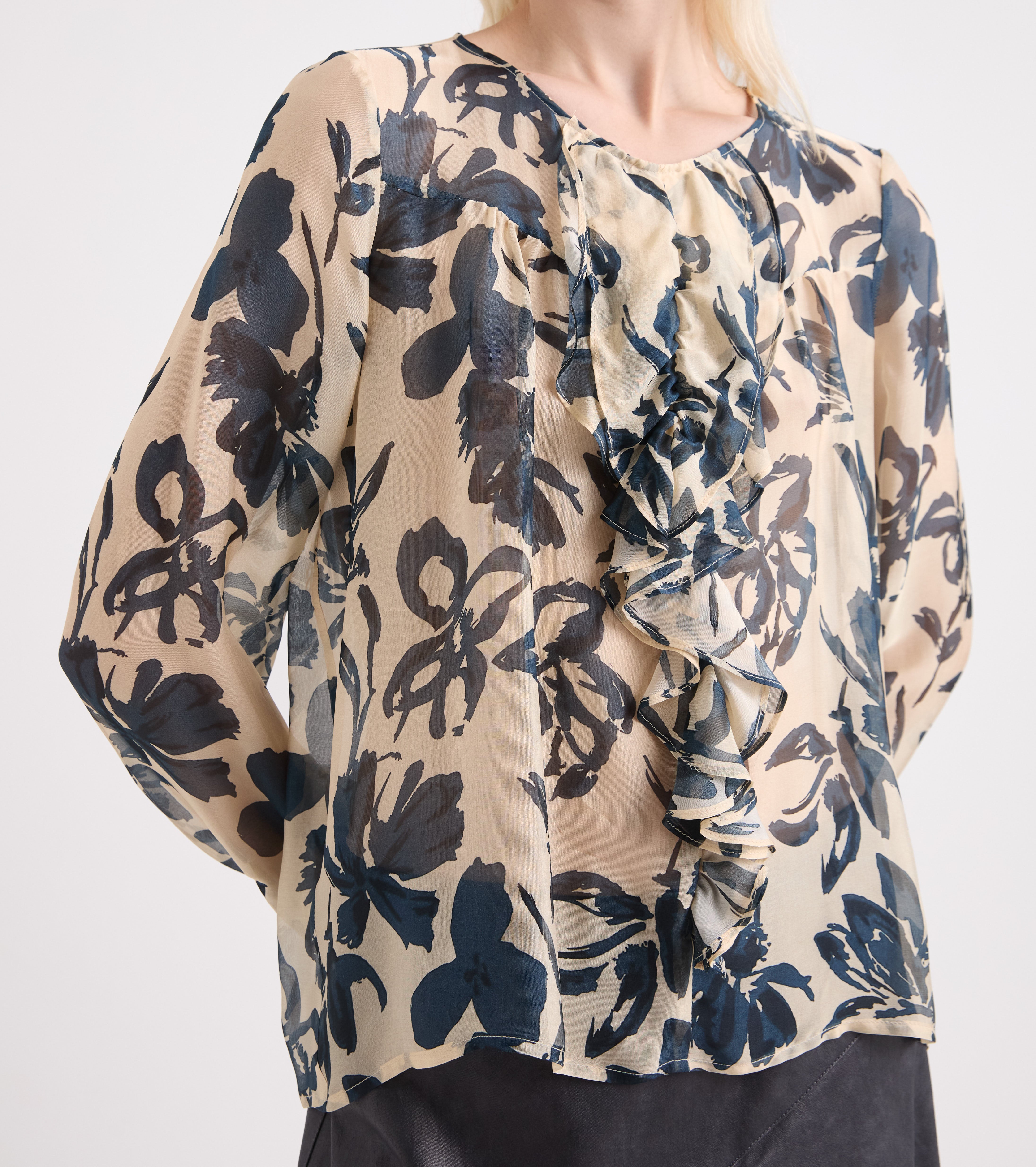 Blusa stampata con scollo rotondo nero
