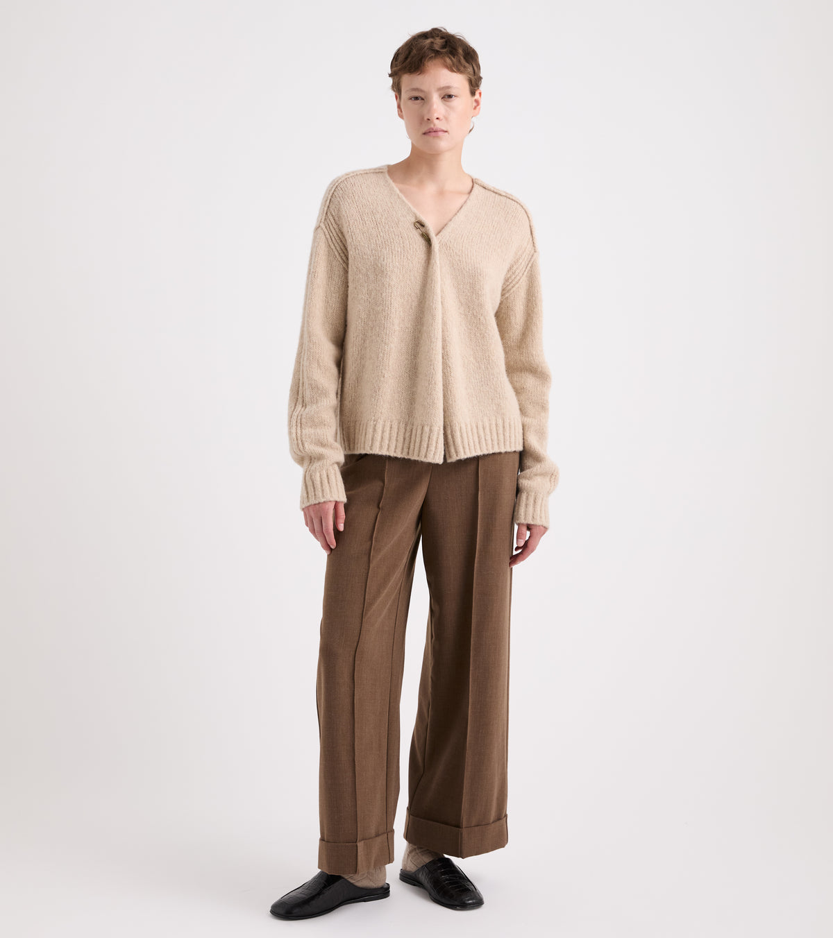 Cardigan in maglia con scollo a V bianco e nero