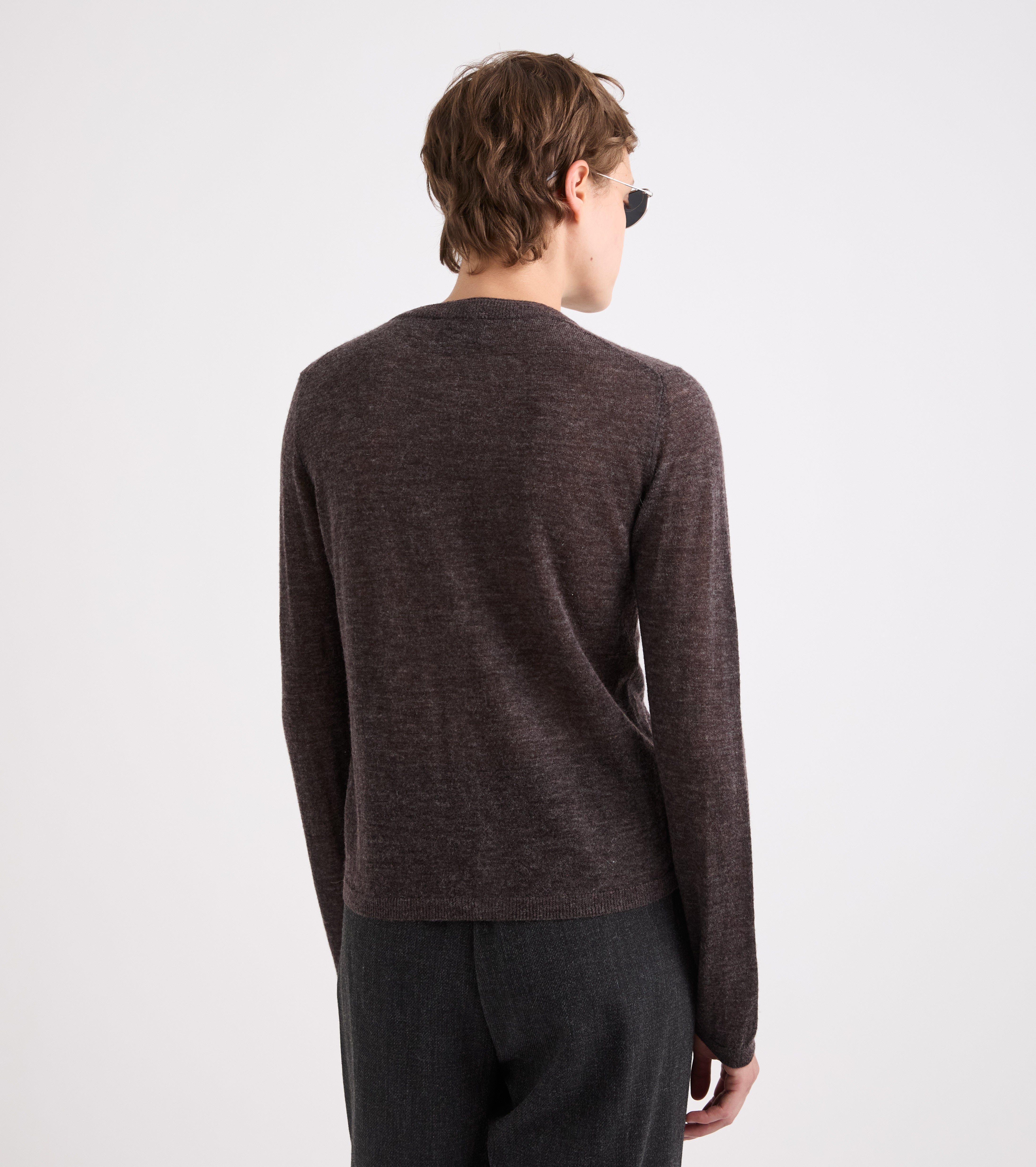 Strikket cardigan med rund hals og knapper i ibenholtfarve