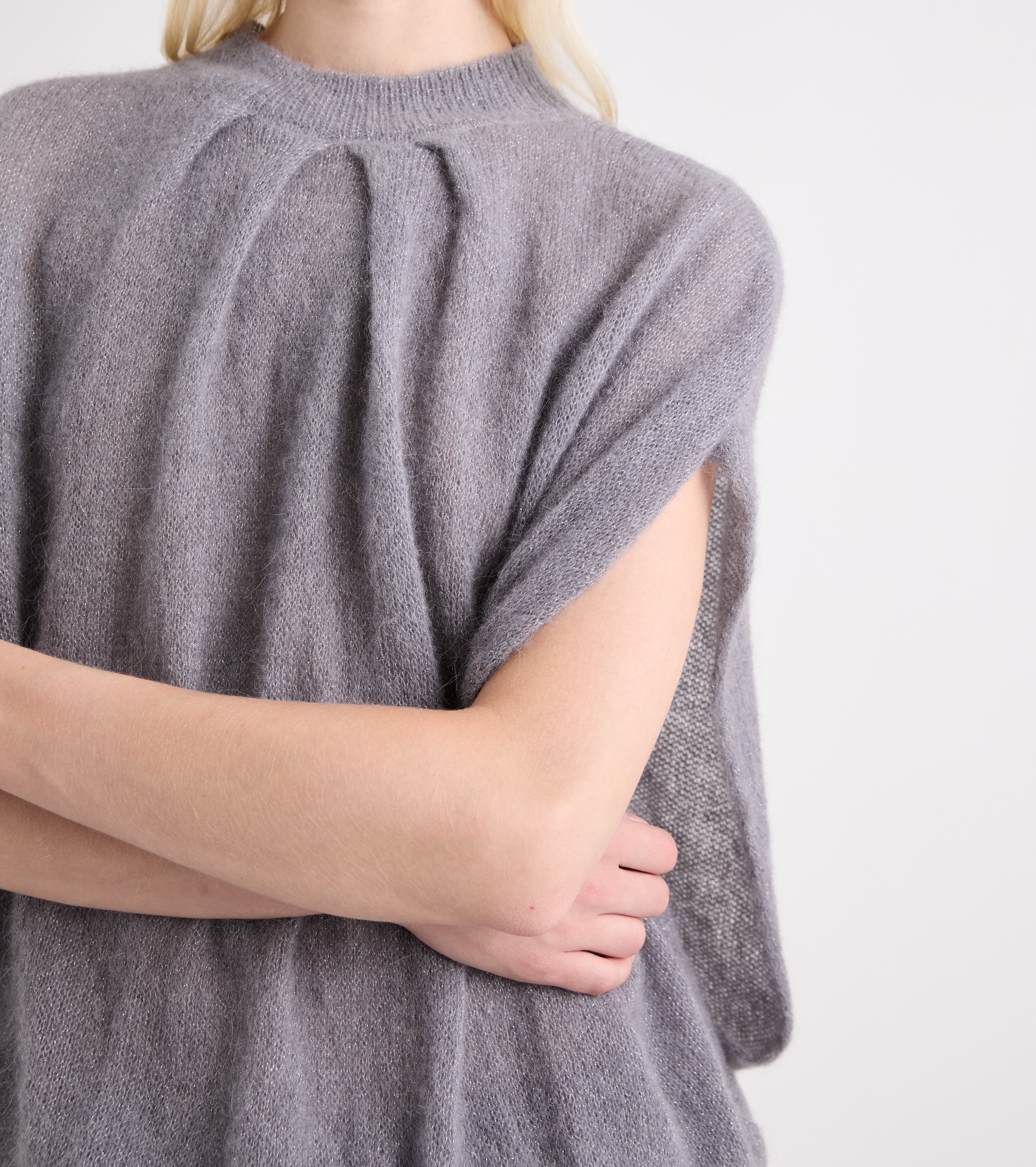 Trøje i en blanding af alpaca og lurex i farven jern