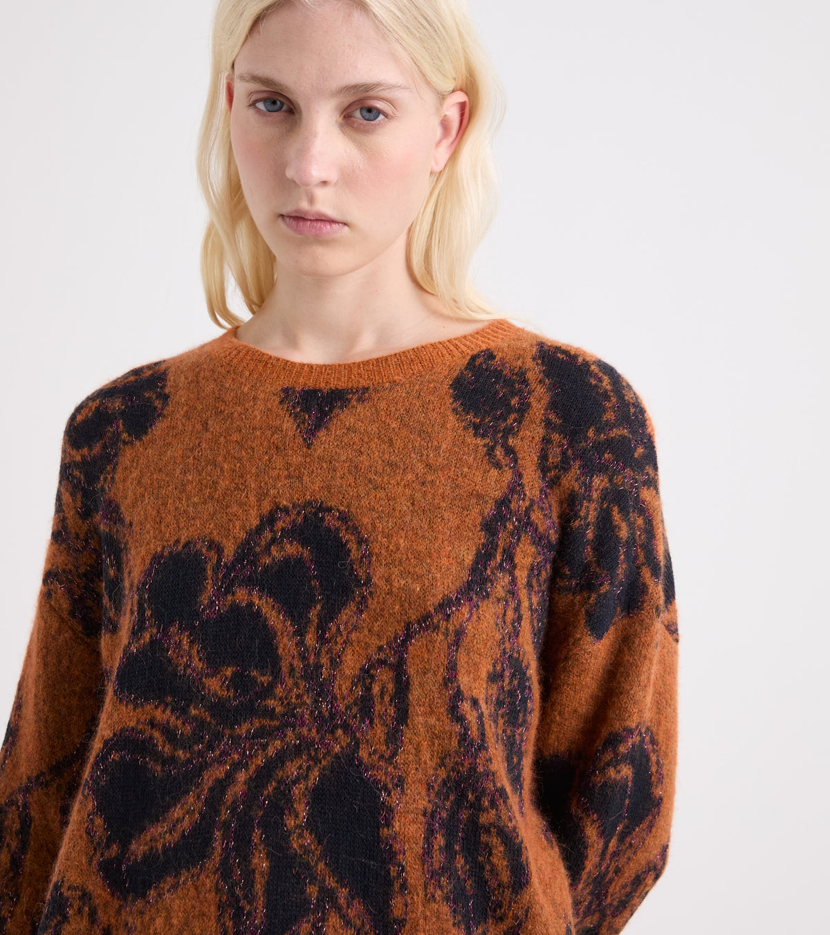 Floral jumper in a blend of alpaca and wool, in orange and navy