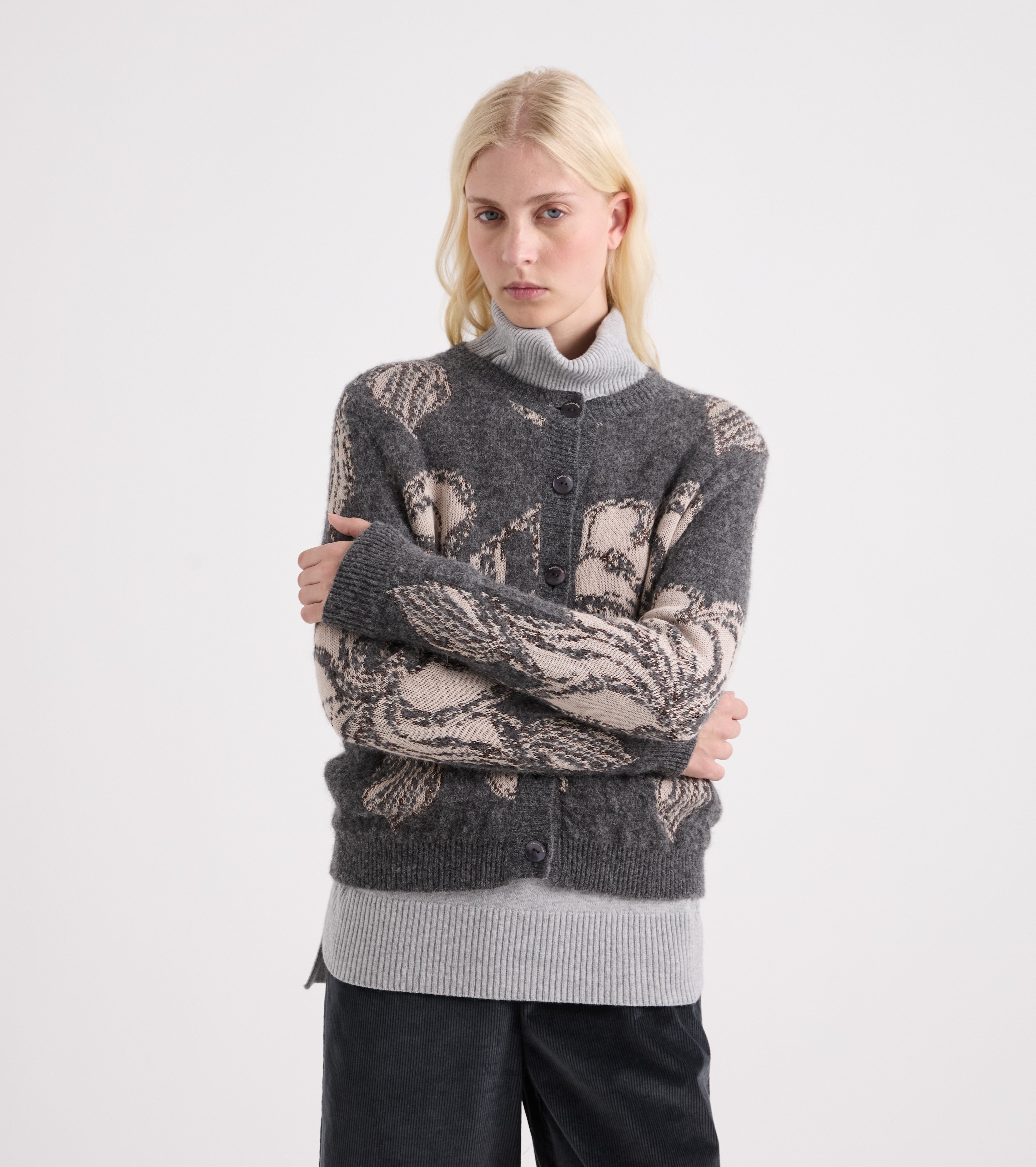 Blomstret cardigan i en blanding af alpaca i gråbeige