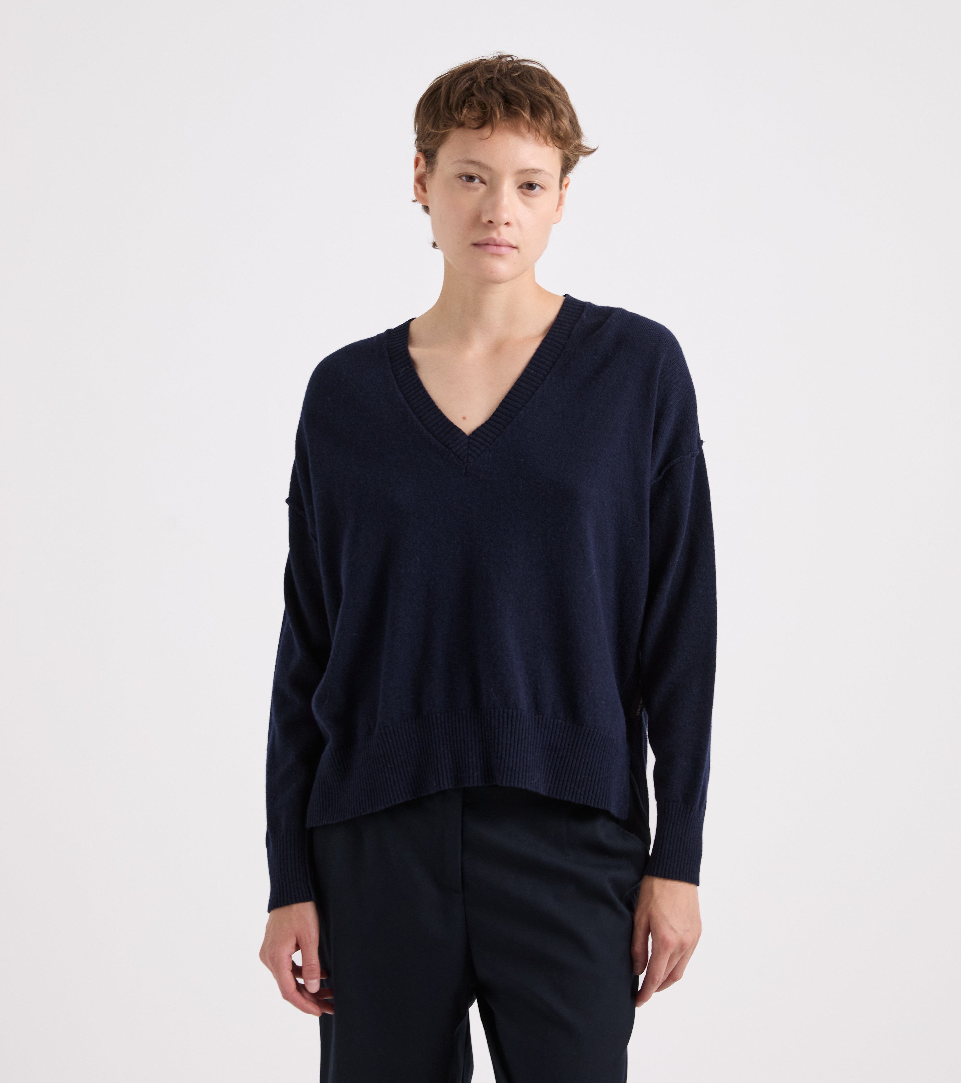 Maglia in misto cashmere con scollo a V verde