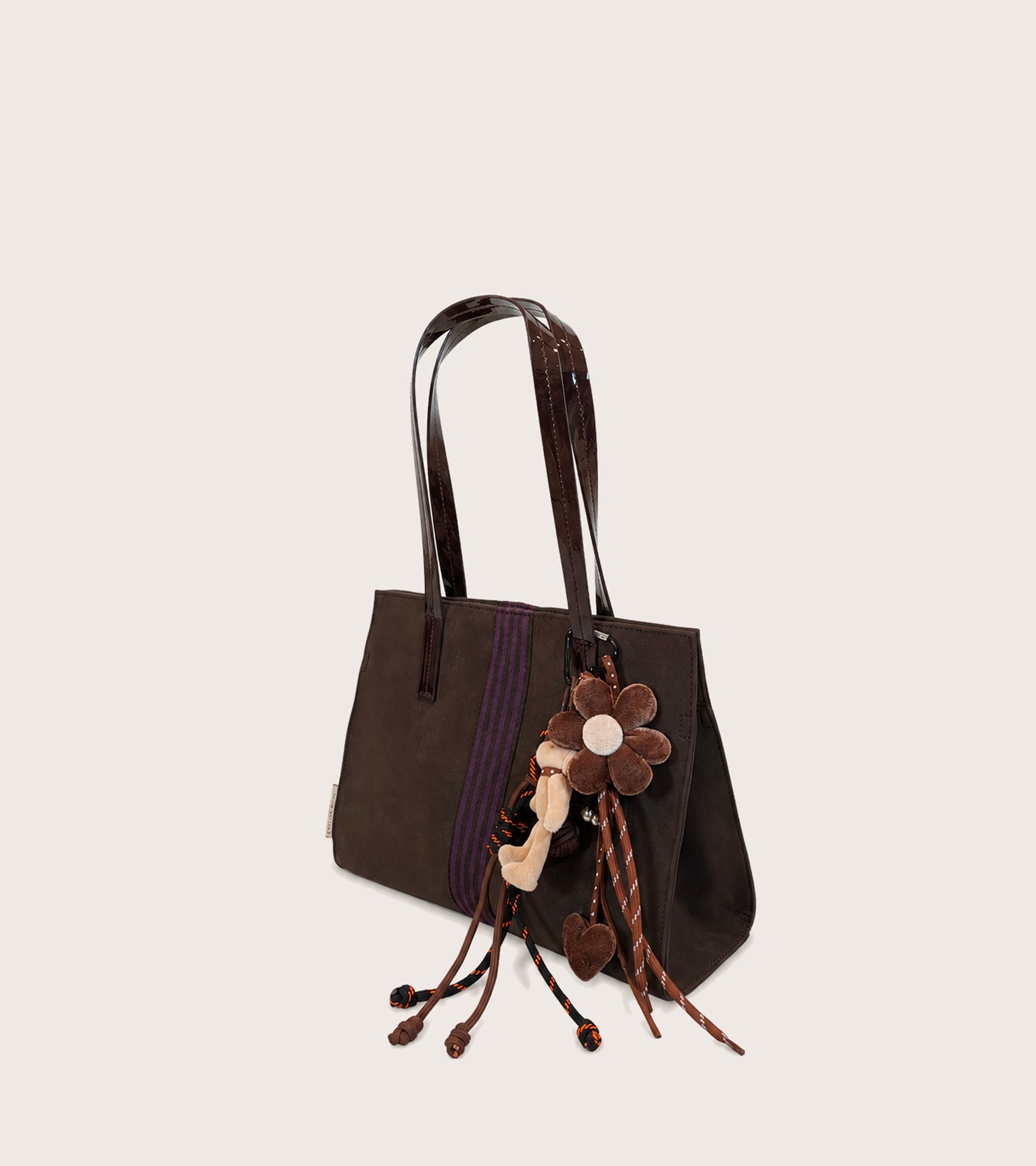 Borsa shopping scamosciata con charm bistro