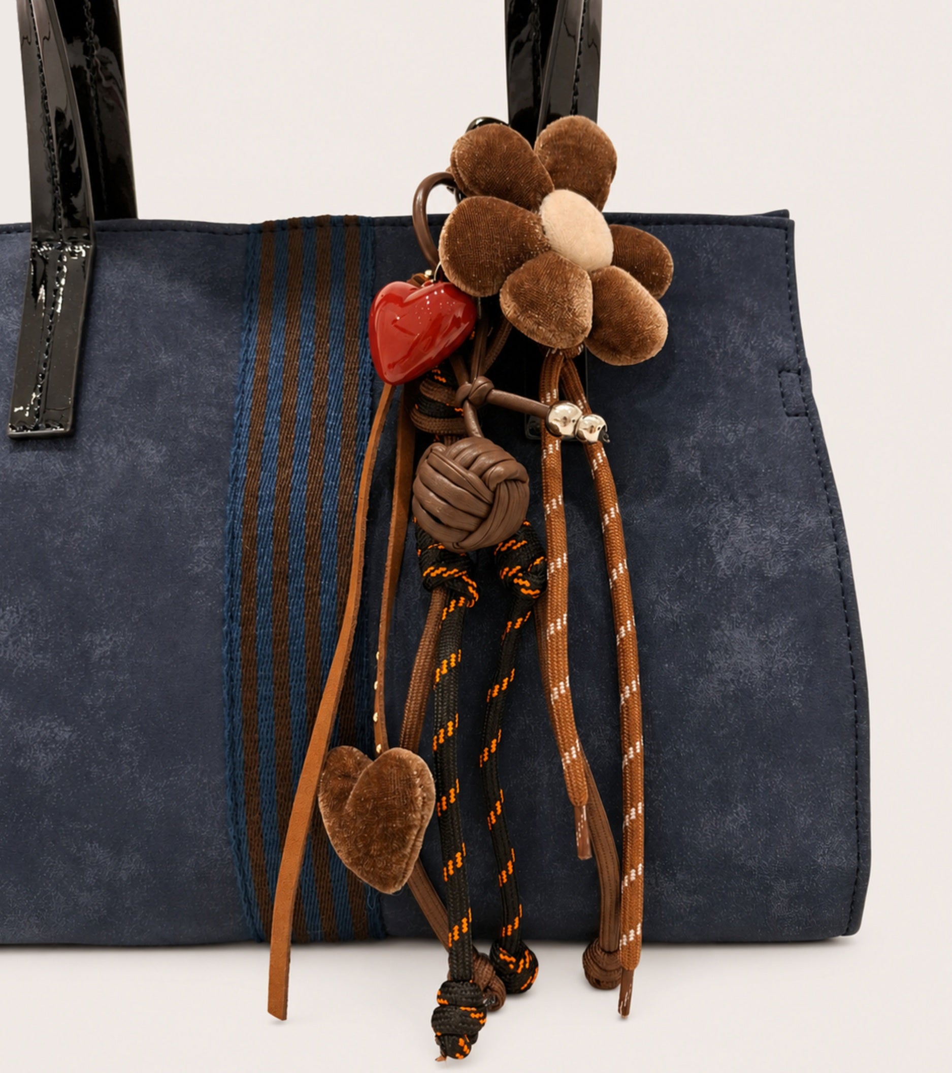 Borsa shopping scamosciata con charm mezzanotte