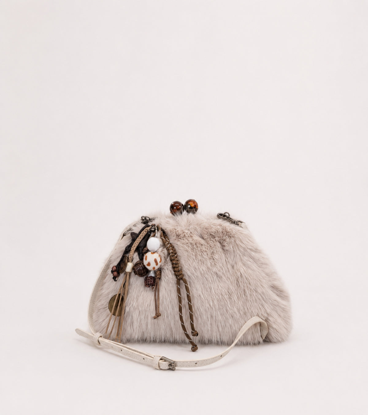 Borsa crossbody con charms sabbia