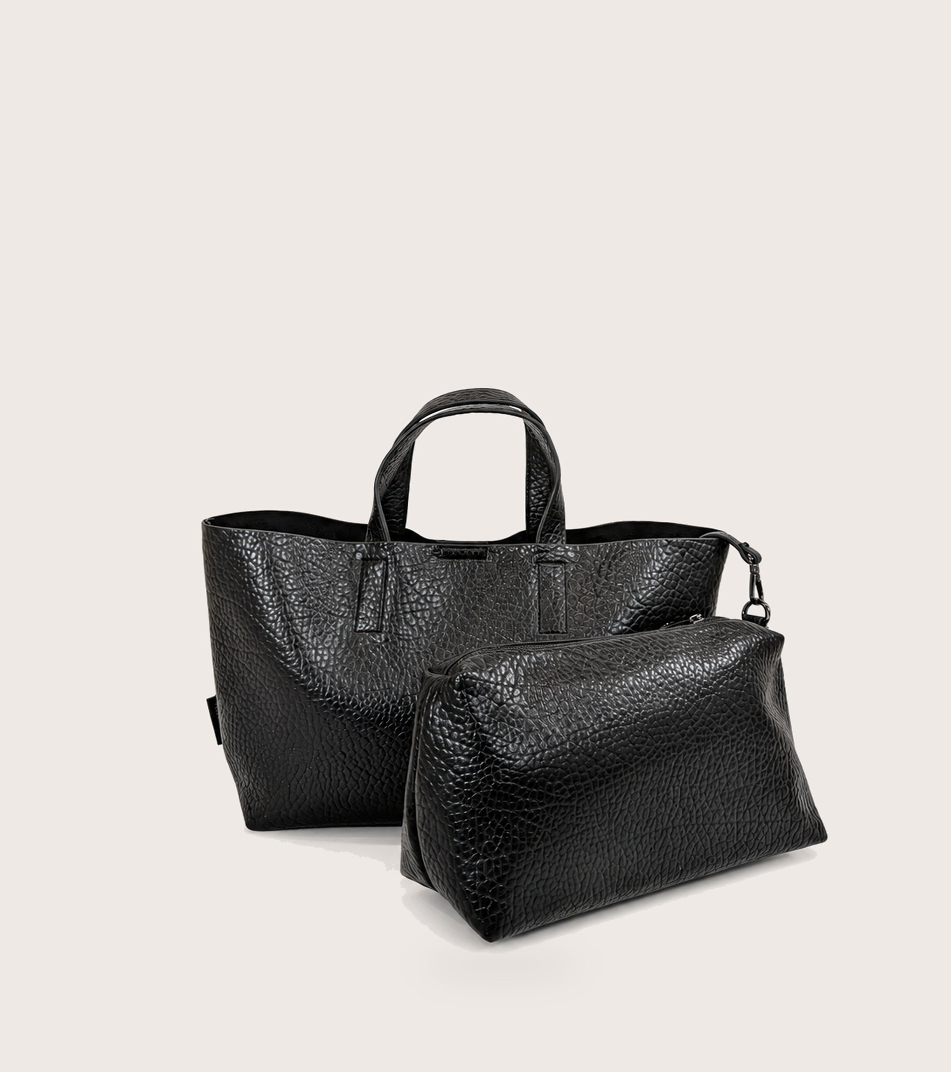 Shoppingtaske i sort diamantmønstret imiteret læder