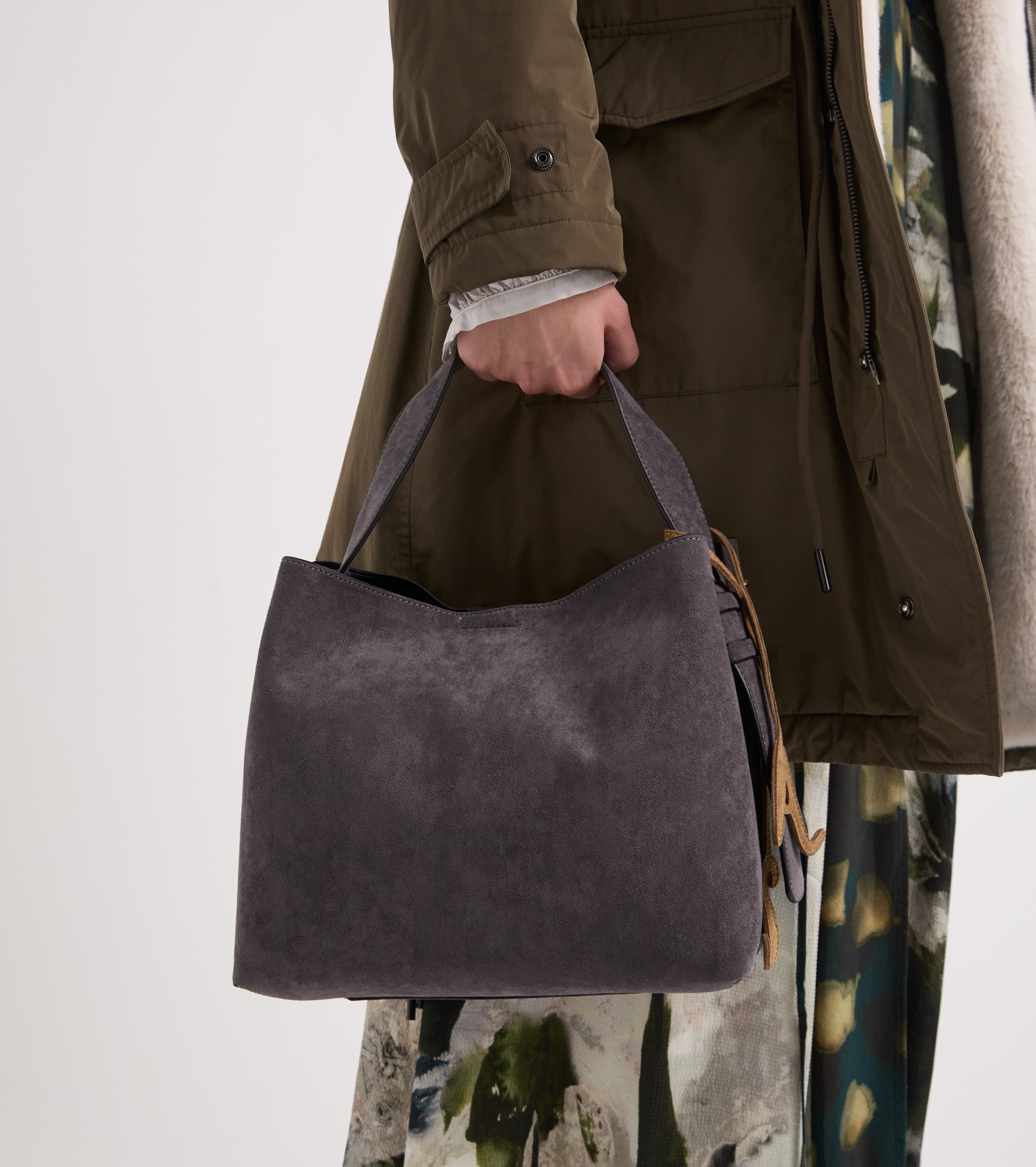 Borsa a secchiello in ecopelle scamosciata lavagna