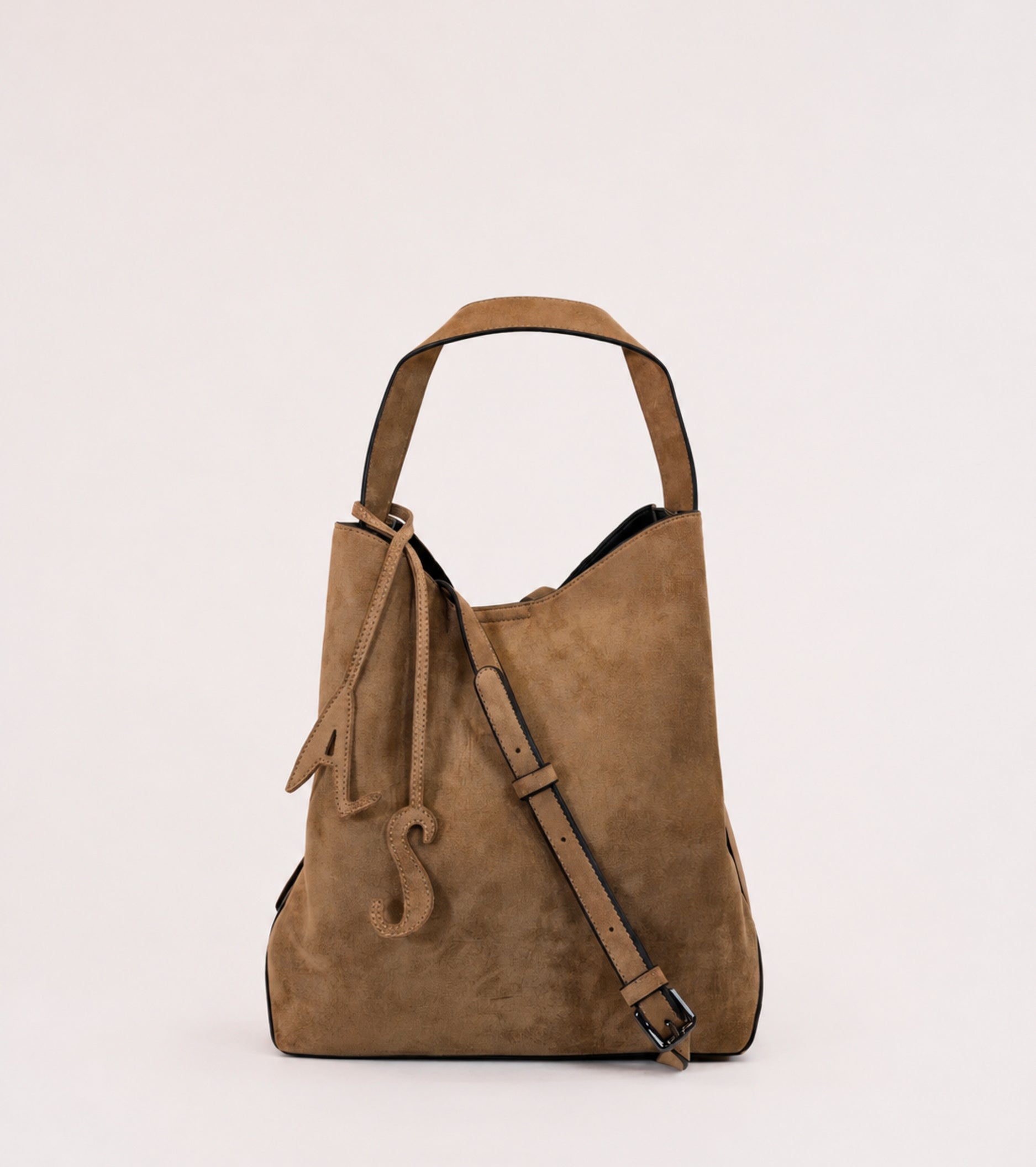 Borsa a secchiello con charm AS ermellino