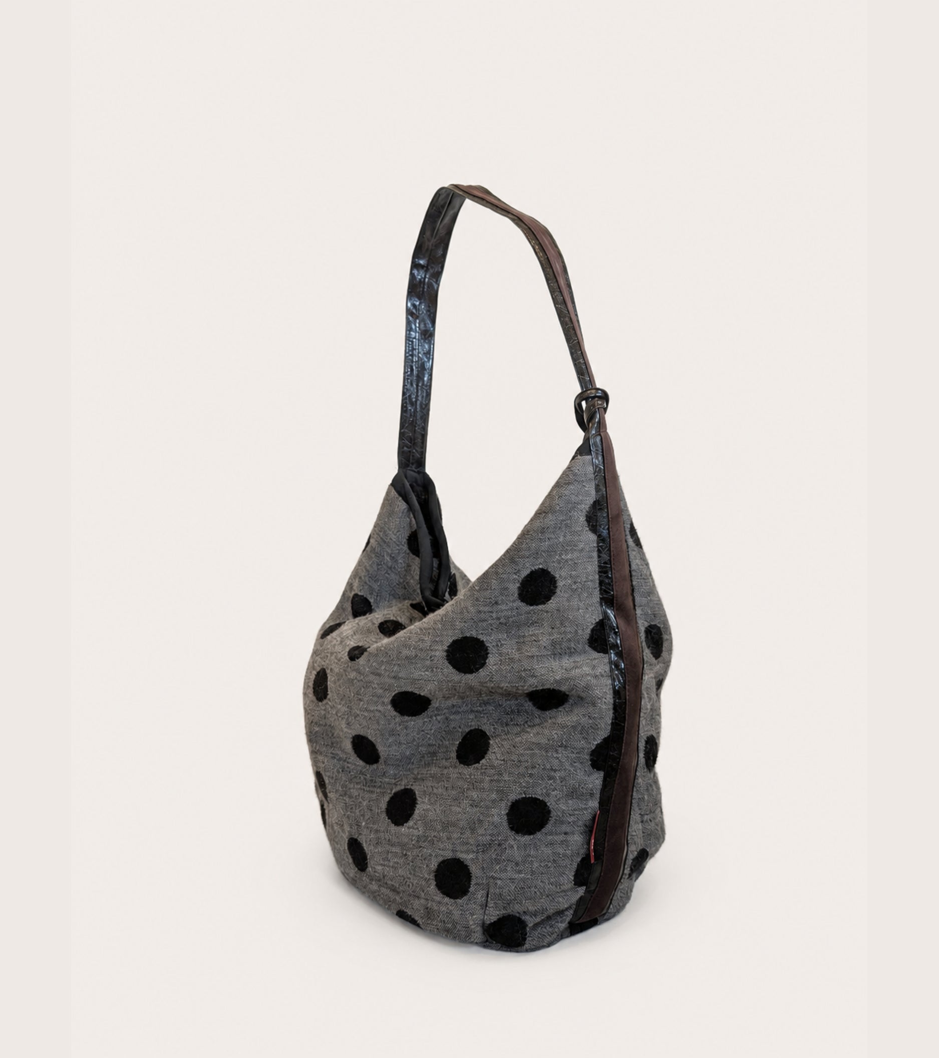 Borsa a secchiello in misto lana jacquard antracite pois