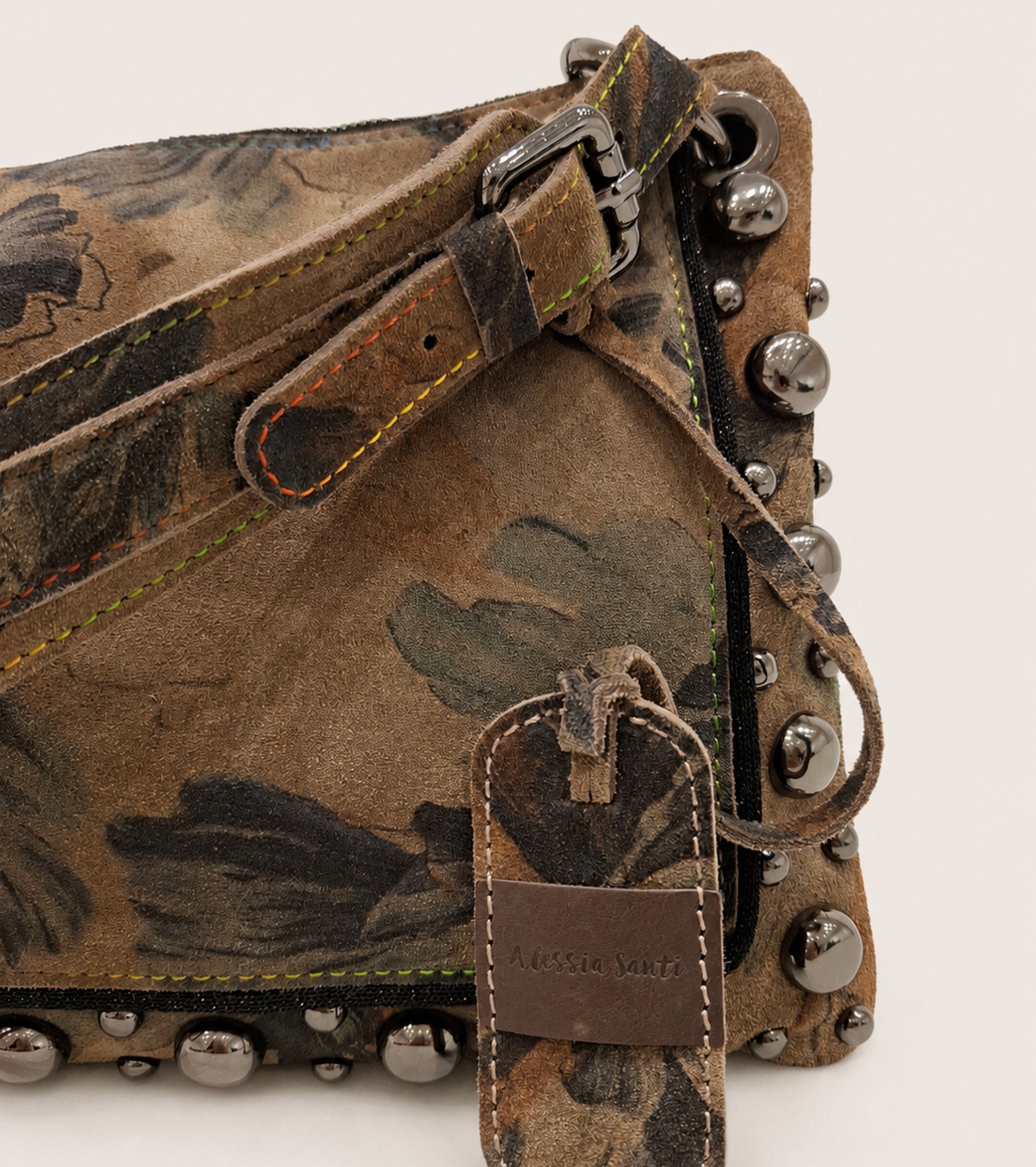 Borsa a spalla con stampa e borchie stampa multicolor