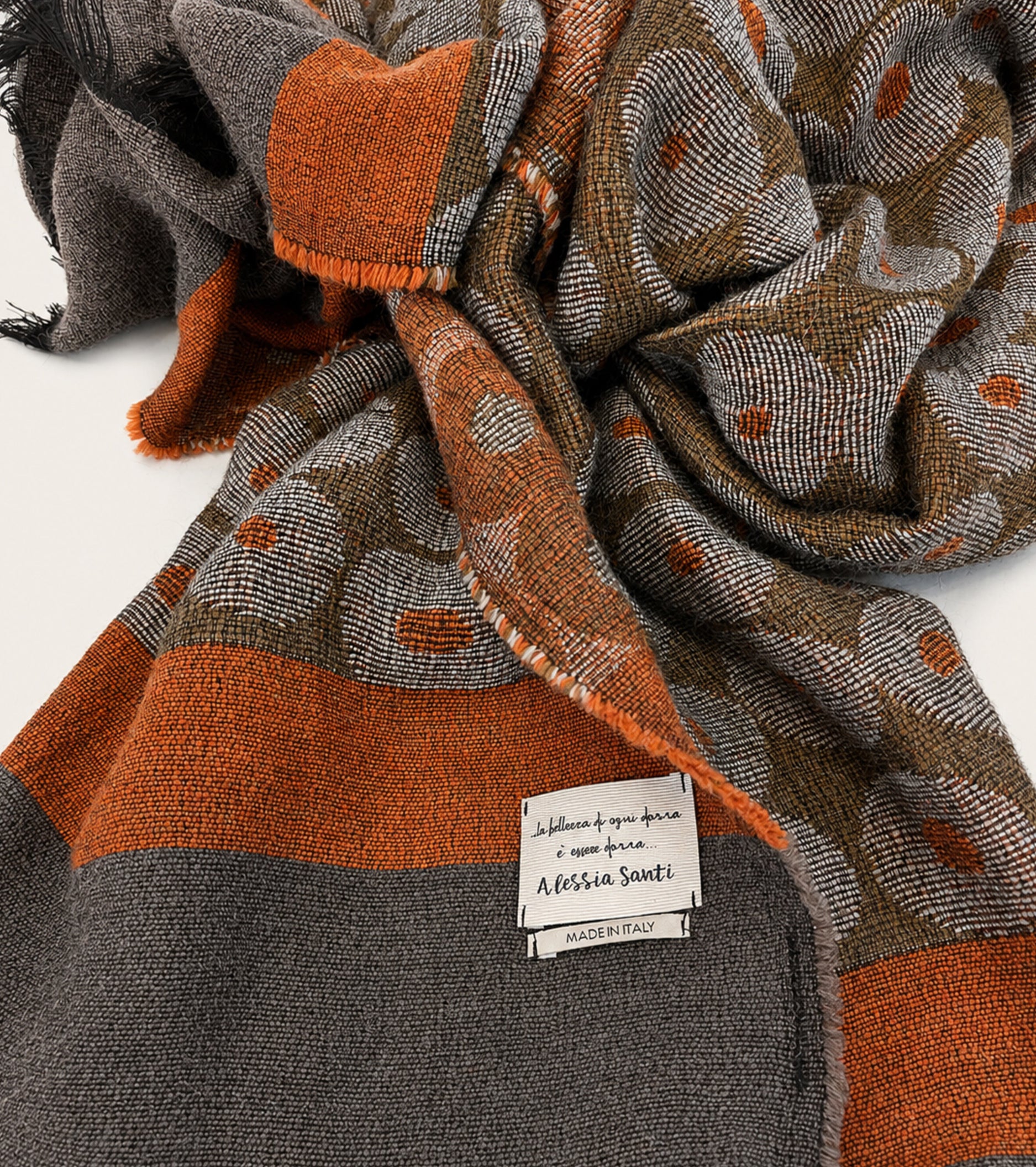Bufanda de hilo jacquard en tonos gris paloma y naranja